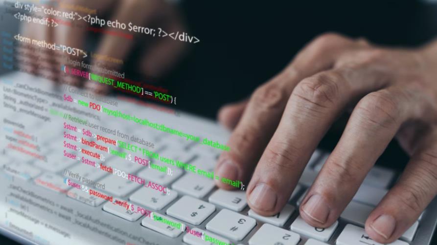 澄迈县小程序定制开发公司视角下SQL与T-SQL的差异化应用解析